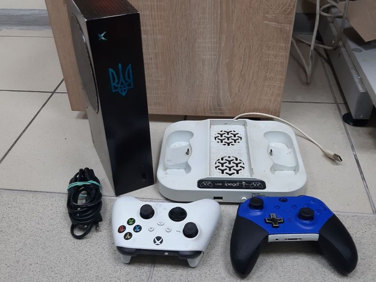 Купить Microsoft xbox series s 512gb Б/У