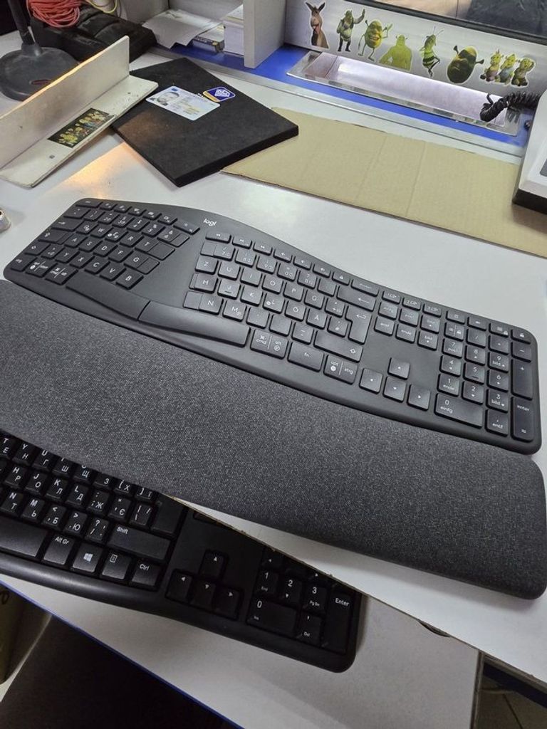 Купити Logitech ergo k860 Б/У