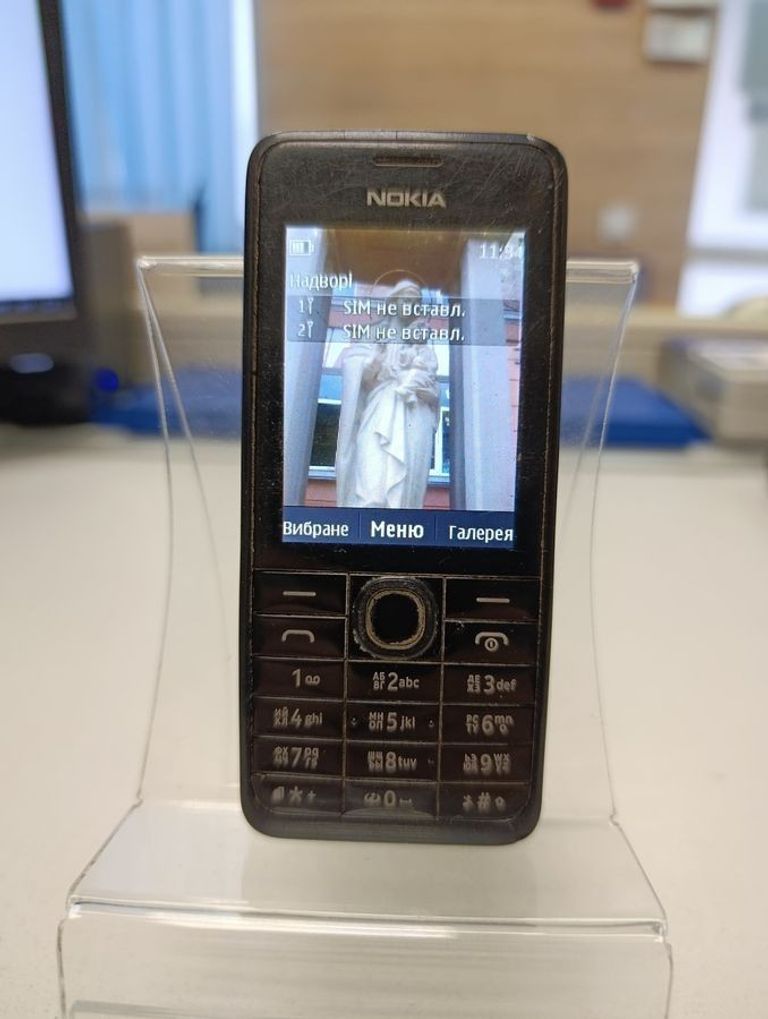Купити Nokia 301 dual sim Б/У