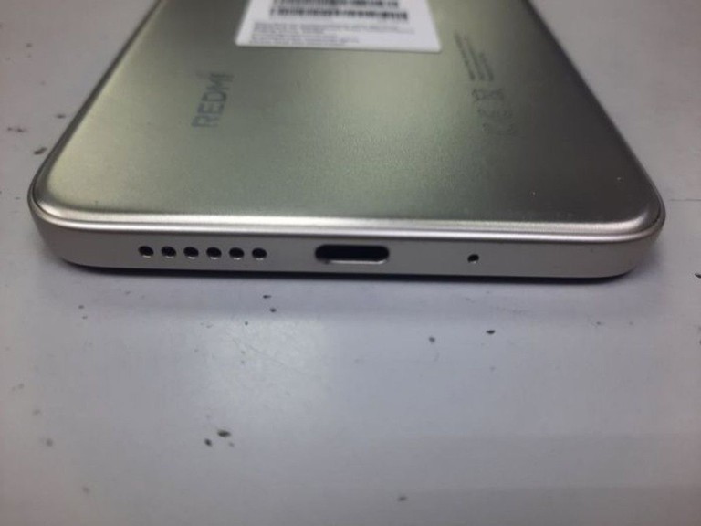 Купити Xiaomi Redmi 15C 4G 6/128GB Midnight Black Б/У