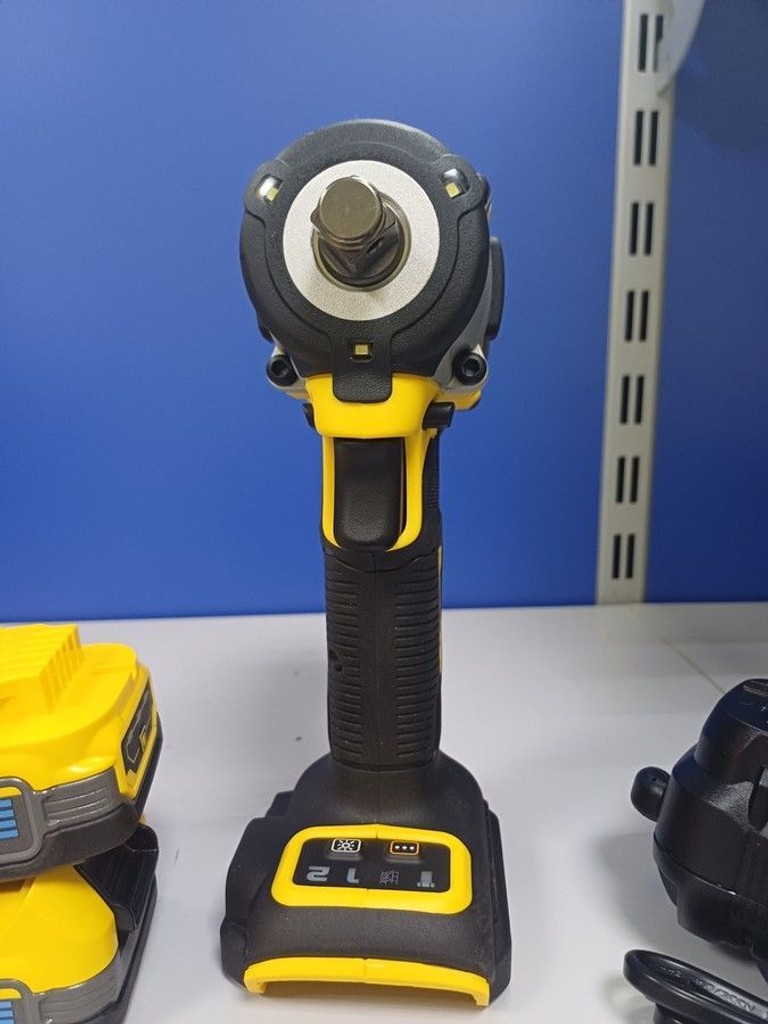 Распродажа Dewalt DCF921D2T, продавец Техноскарб