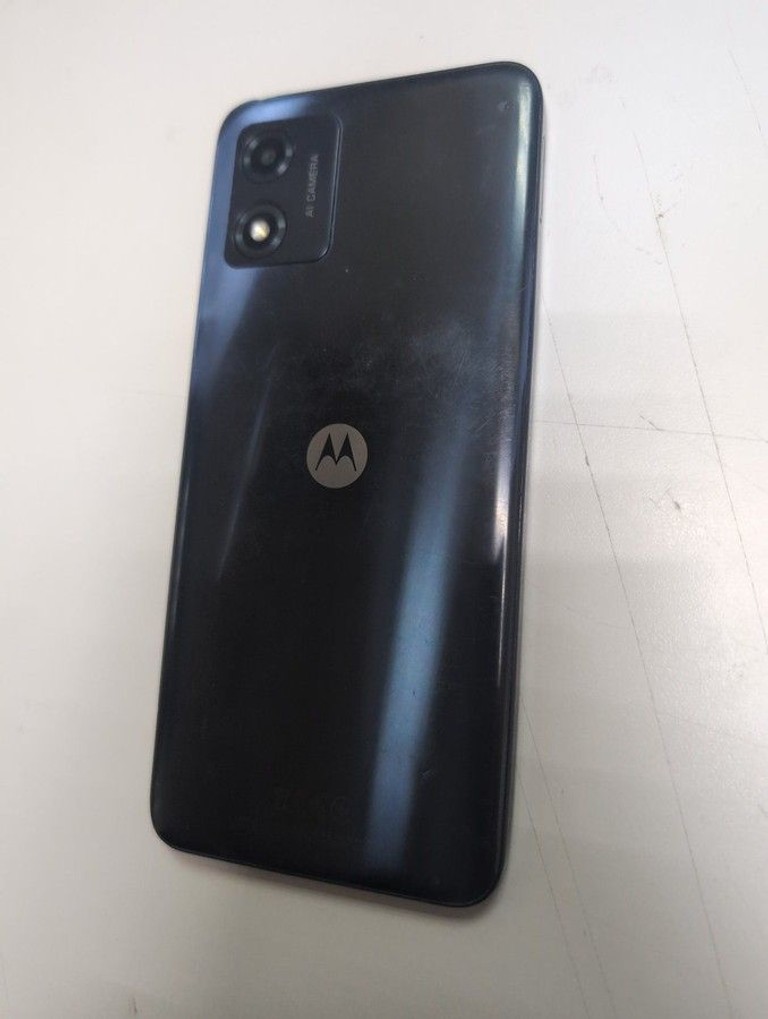 Дешево Motorola moto e13 8/128gb xt2345-3 з ломбарду