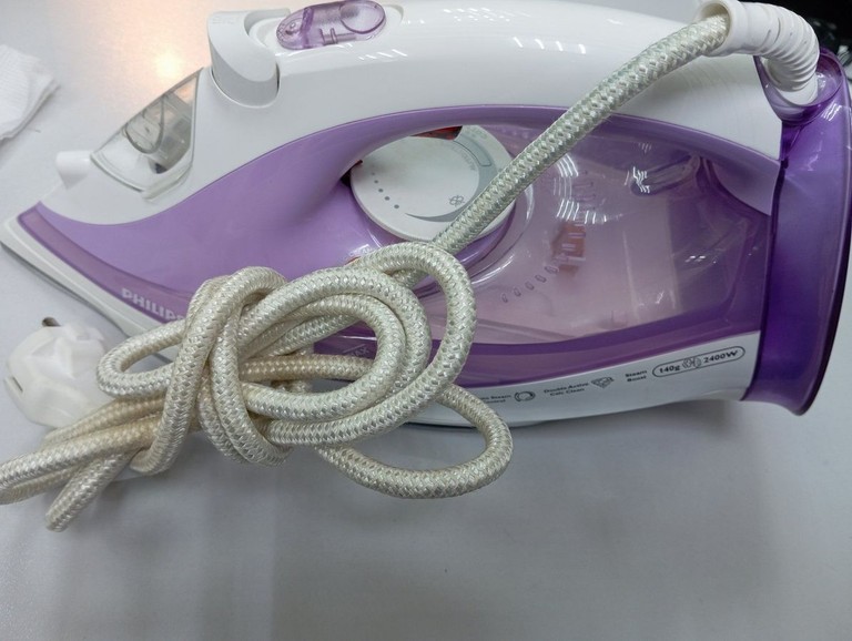 Дешиво Philips nl9206ad-4 + гладильна доска с ломбарда