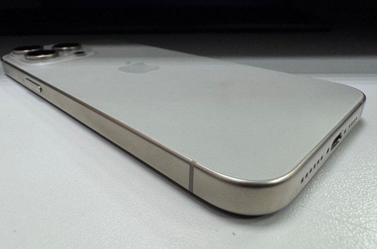Apple iphone 15 pro max 256gb Код:01-200966692. Изображение 8