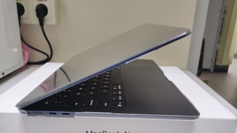 Розпродаж Apple macbook air 13,6" 2025 mc6t4 / apple m4/ 8 core gpu/ ram 16gb/ ssd 256gb/ a3240, продавець Техноскарб