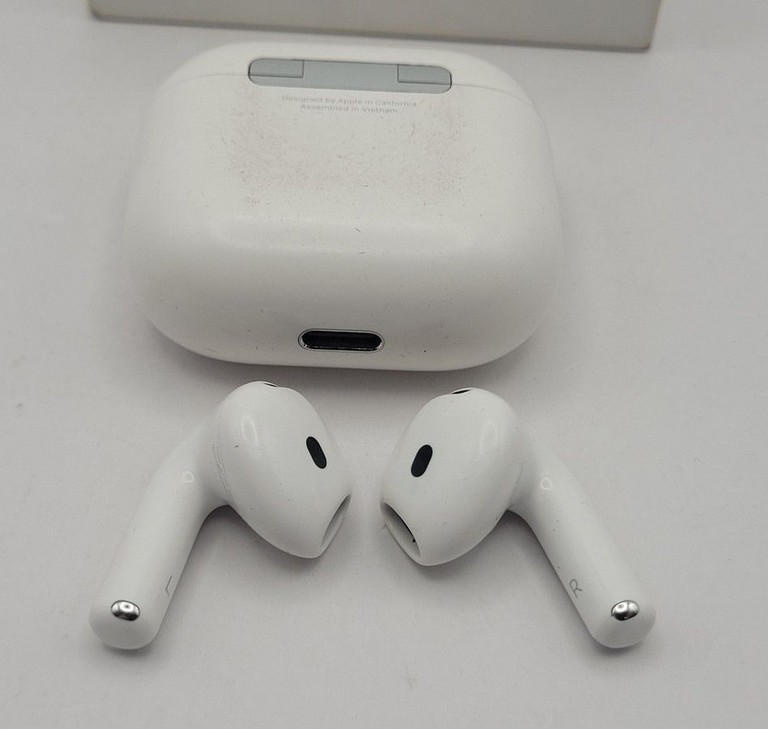 Дешево Apple airpods 4 з ломбарду