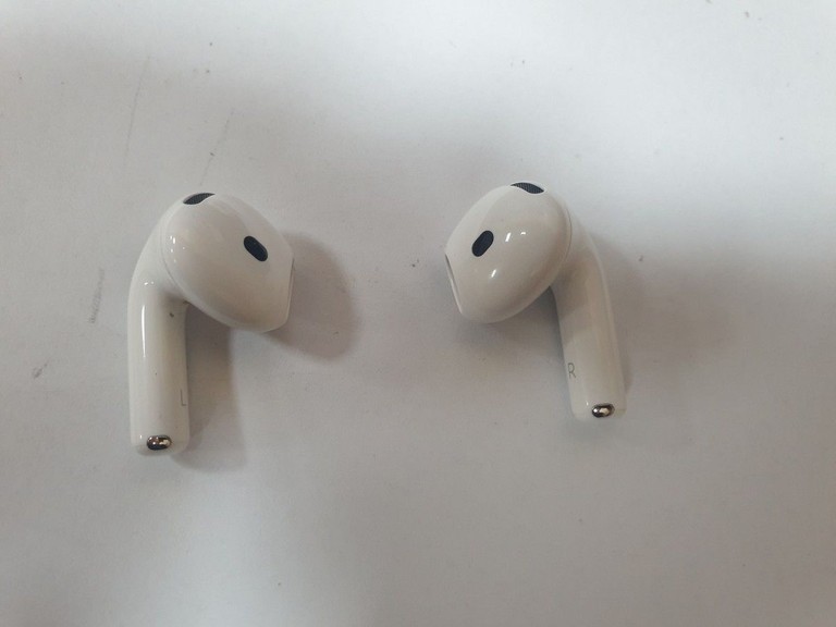 Дешево Apple airpods 4 з ломбарду
