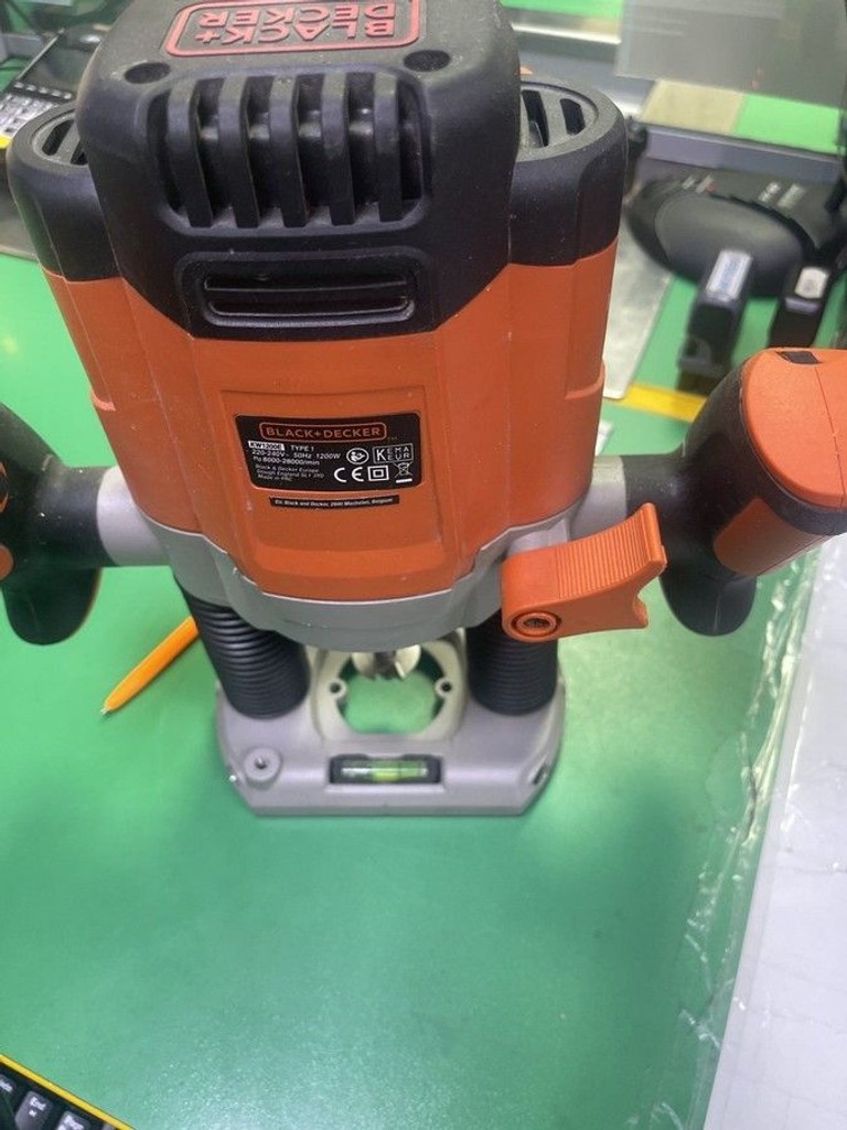 Дешево Black&Decker kw1200e з ломбарду