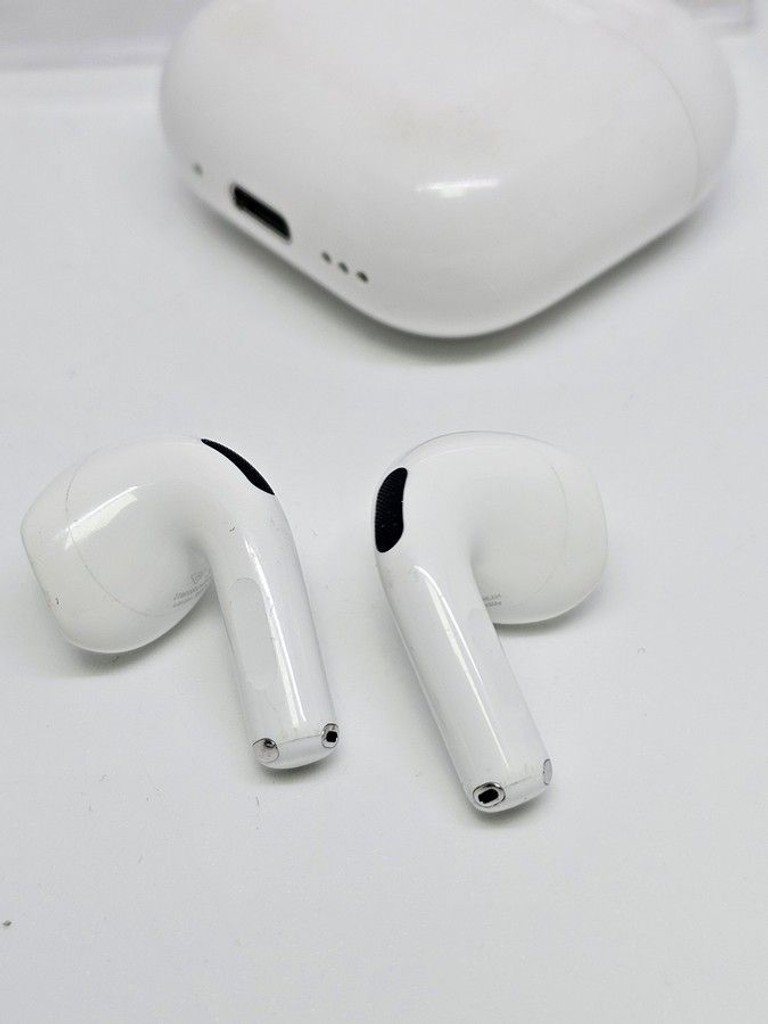 Розпродаж Apple airpods 4 with active noise cancellation, продавець Техноскарб
