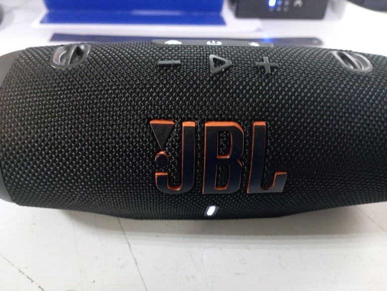 Купить JBL Charge 6 Black Б/У