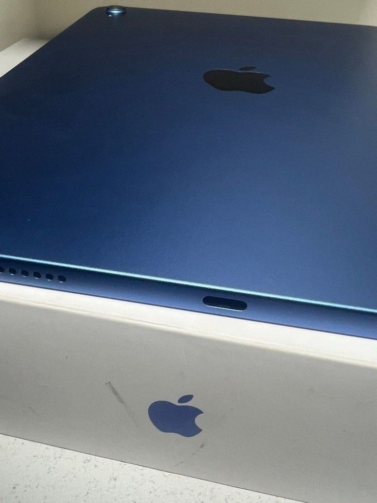 Дешево Apple iPad 2025 Wi-Fi 256GB Blue (MD4H4) з ломбарду