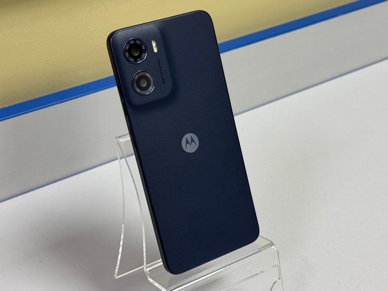 Дешиво Motorola moto e15 2/64gb с ломбарда