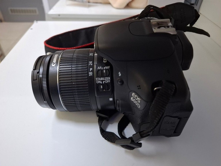 Розпродаж Canon eos 600d + ef-s 18-55mm 1:3.5-5.6 is ii, продавець Техноскарб