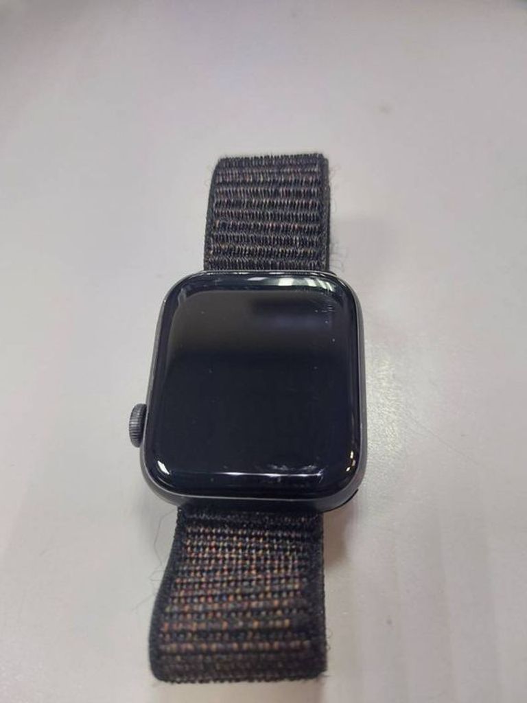 Apple watch series 5 44mm aluminum case