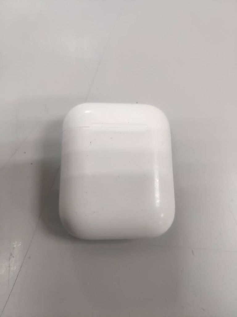 Apple airpods 2nd generation with charging case