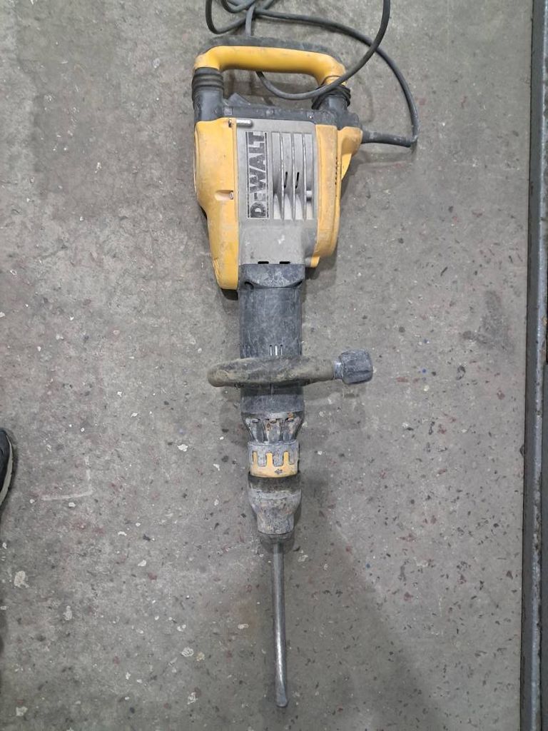 Оголошення Dewalt D25951K Б/У