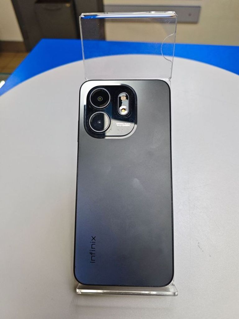 Дешево Infinix smart 9 3/64gb з ломбарду