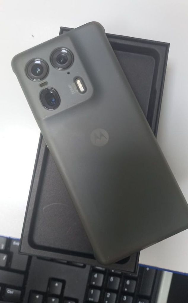 Дешиво Motorola edge 50 ultra 16/1tb с ломбарда