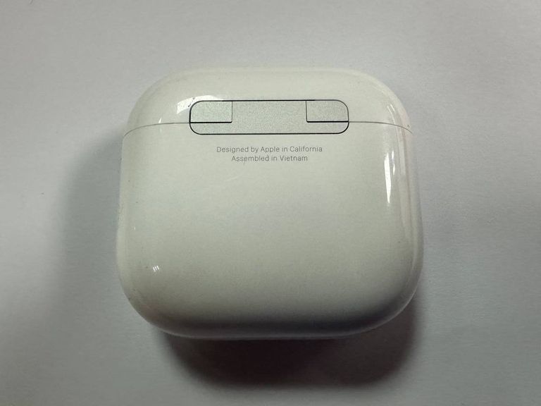 Объявление Apple airpods 4 with active noise cancellation Б/У