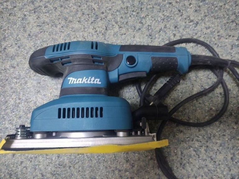 Дешево Makita BO3710 з ломбарду