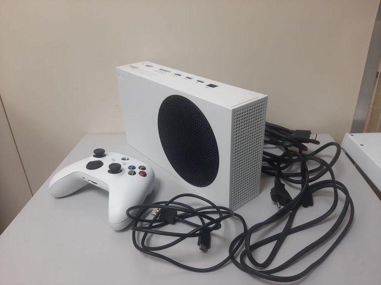 Купить Microsoft Xbox Series S 512GB (889842651386) Б/У