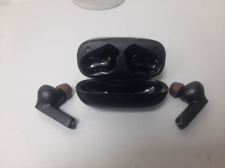 Дешиво Jbl tune 235nc с ломбарда