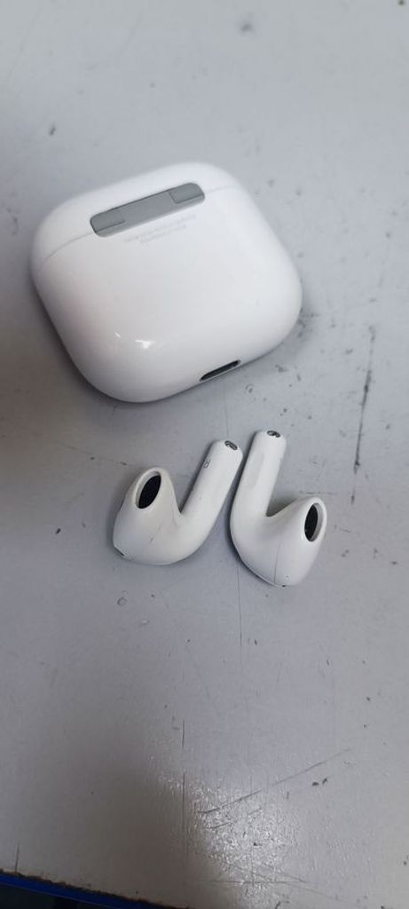Дешиво Apple airpods 4 с ломбарда