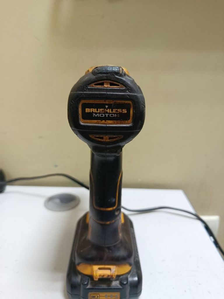 Dewalt dcd778 1акб 2ah зп Код:01-200803219. Изображение 5