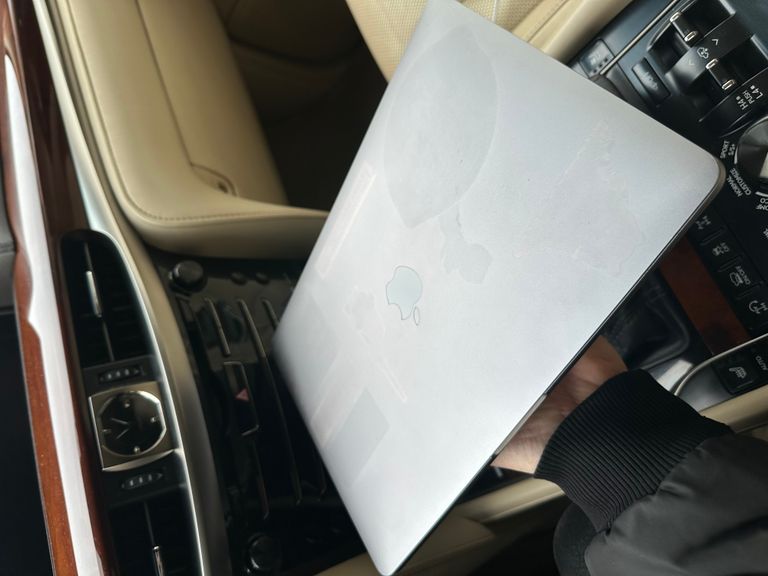 Дешево Apple MacBook Pro 13", 2018 Touch Bar, i7, 16/512 Sequoia 15  з ломбарду
