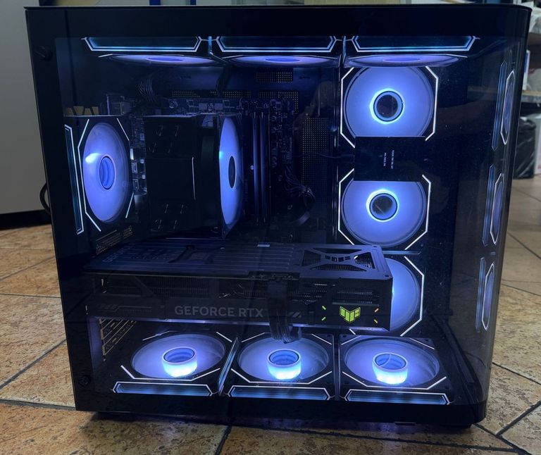 Купити Пк amd ryzen 7 7700/ram 32 gb/hdd відсутній/ssd 1000 gb/nvidia rtx 5070 (geforce) 12gb gddr7 192bit Б/У