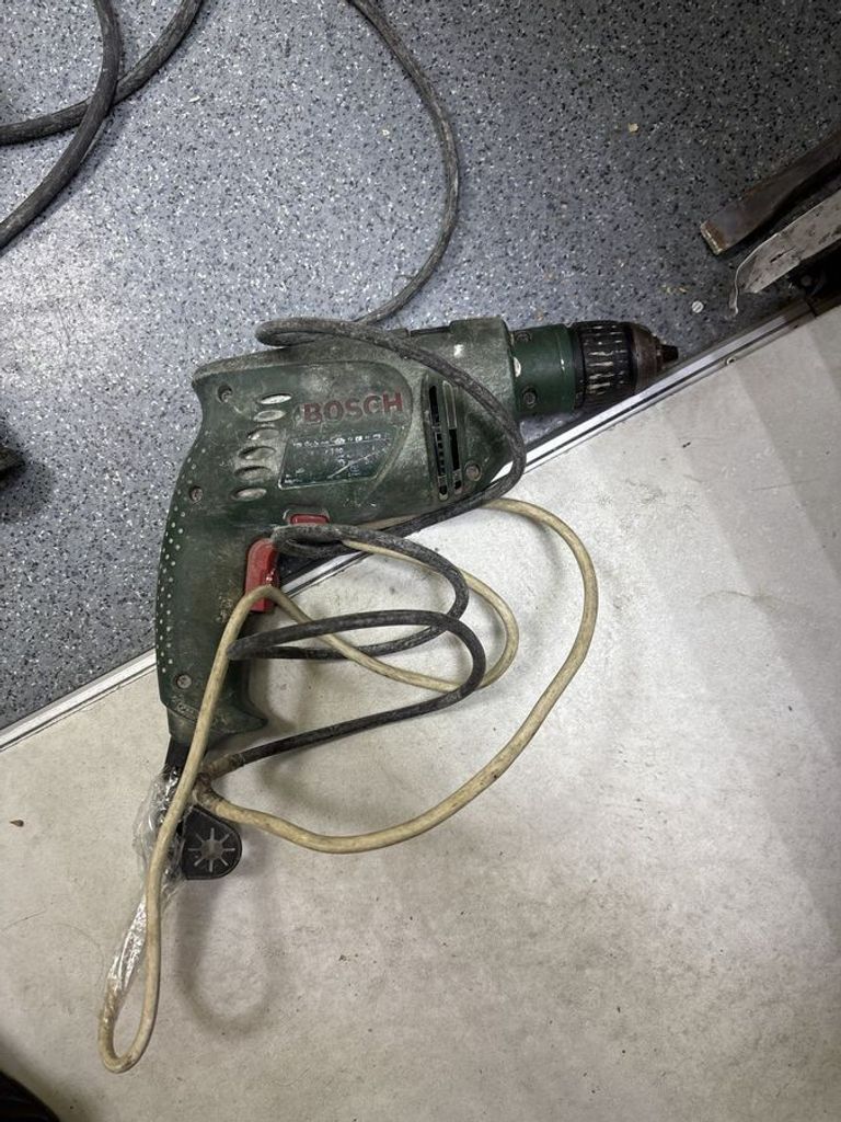 Оголошення Bosch psb 550 re Б/У