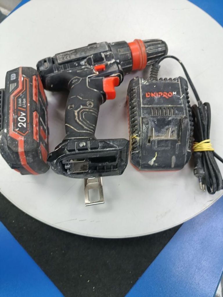 Оголошення Dnipro-M cd-218q 1акб 2ah зп Б/У