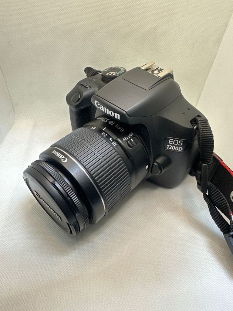 Объявление Canon eos 1300d/ ef-s 18-55mm f/3,5-5,6 is iii Б/У