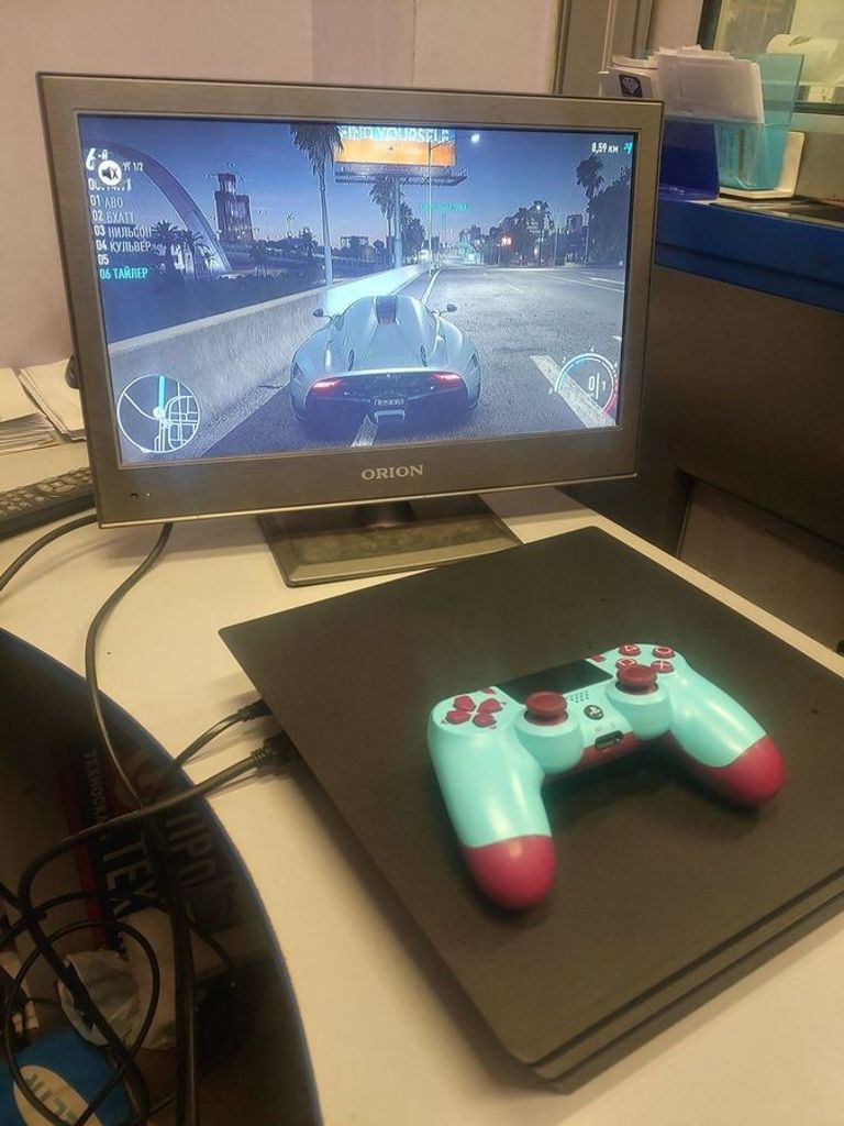 Дешиво Sony playstation 4 pro 1tb с ломбарда