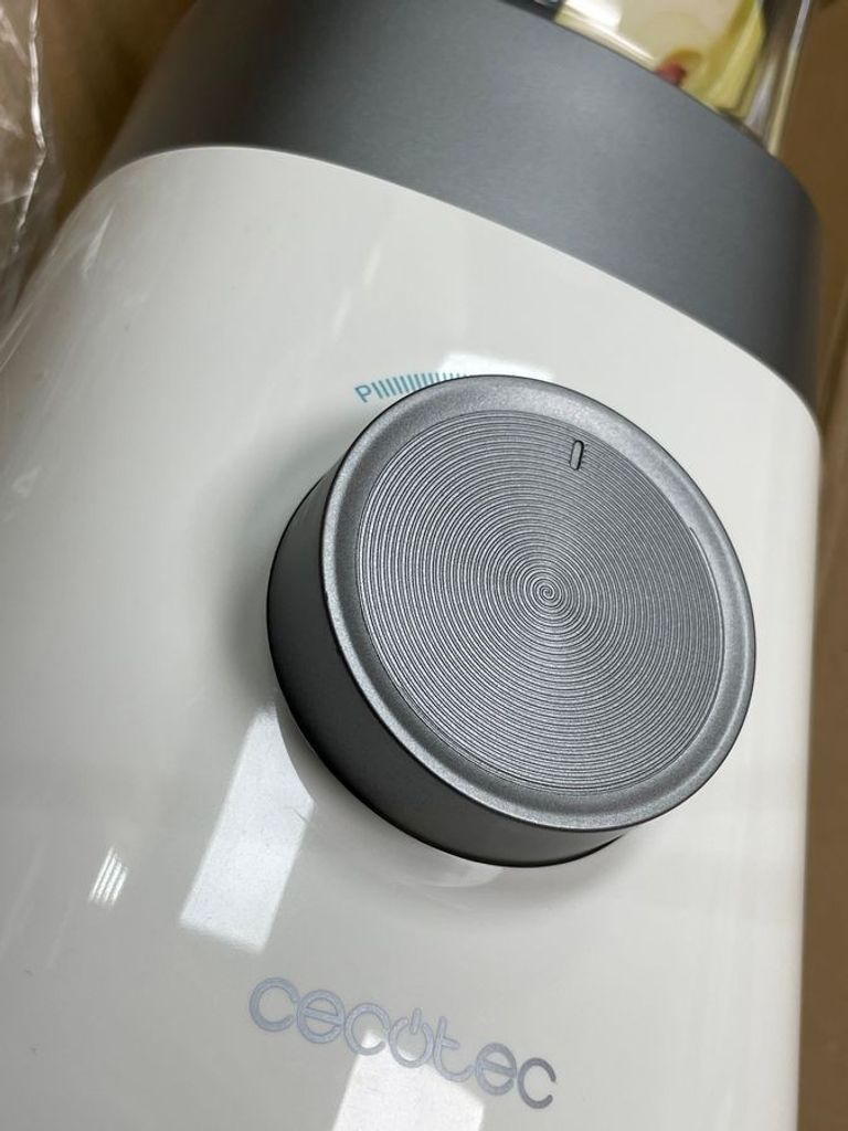 Розпродаж Cecotec Power Black Titanium 1300MAX W (CCTC-03920), продавець Техноскарб