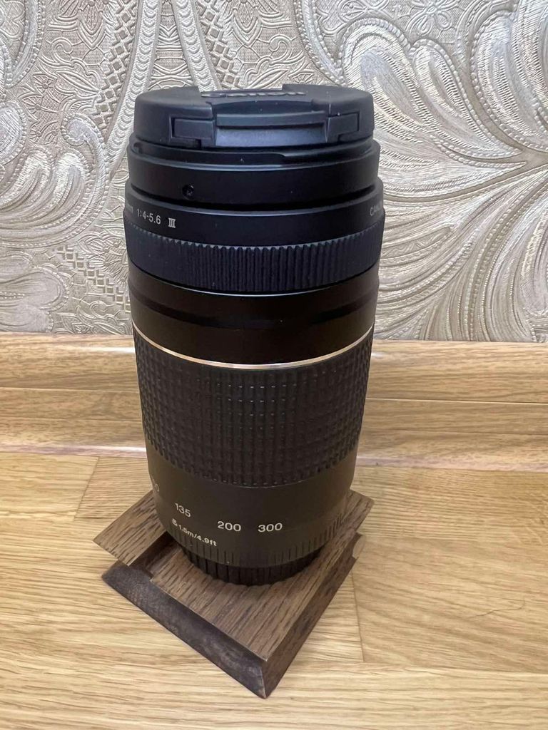 Дешиво Canon Zoom LENS EF 75-300mm 1:4.0-5.6 III с ломбарда