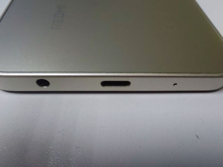 Дешево Xiaomi redmi a5 3/64gb з ломбарду