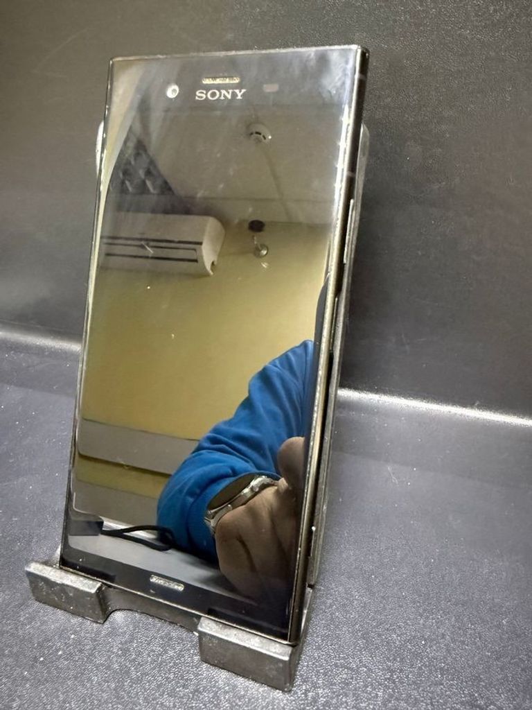 Оголошення Sony xperia xz1 g8342 4/64gb Б/У