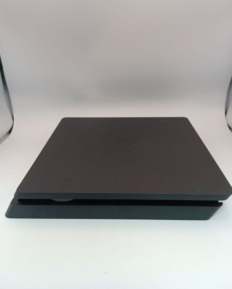 Купить  Sony PlayStation 4 Slim 1TB Black Б/У