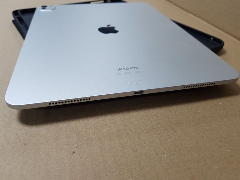 Дешиво Apple ipad pro 13 2024 wi-fi 256gb с ломбарда