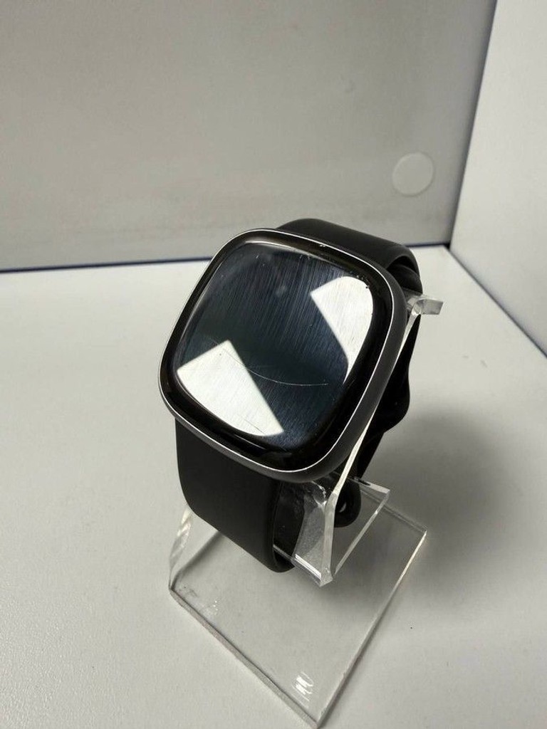 Купити Fitbit versa 4/graphite Б/У