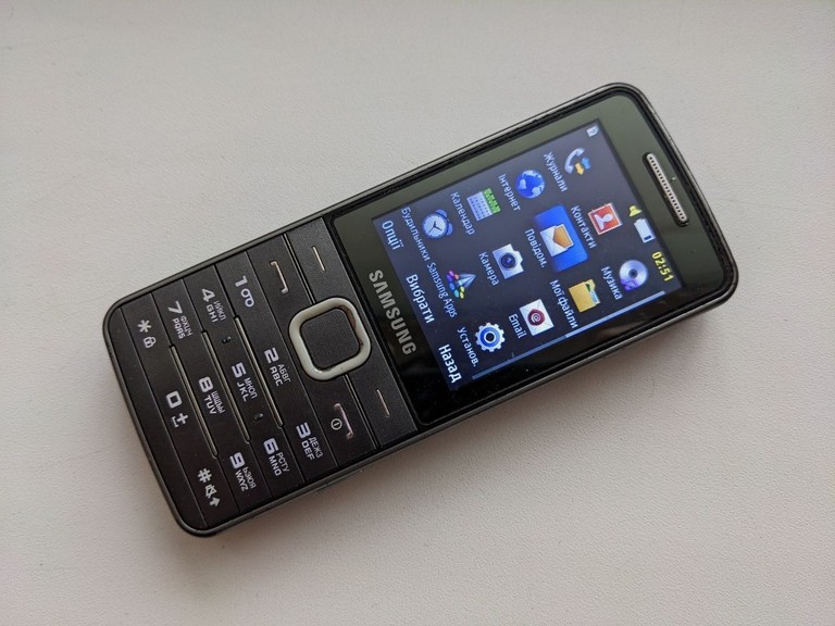 Купити Samsung GT-S5610 Б/У