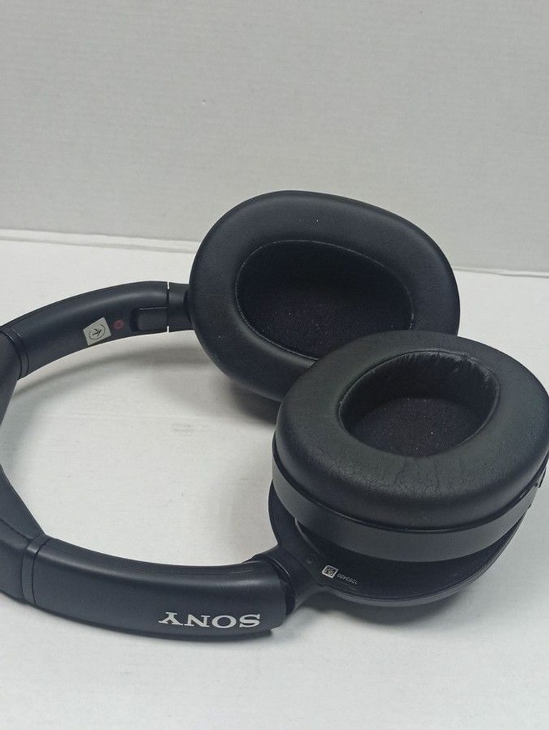 Купити Sony ult wear Б/У
