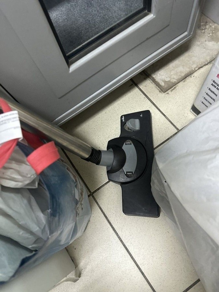 Дешиво Bosch Serie 4 AquaWash&Clean BWD41740 с ломбарда