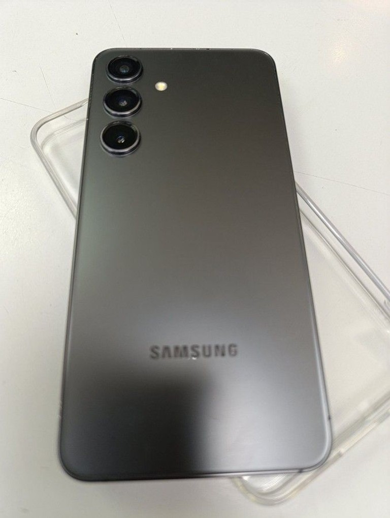 Купить Samsung galaxy s24 8/256gb Б/У