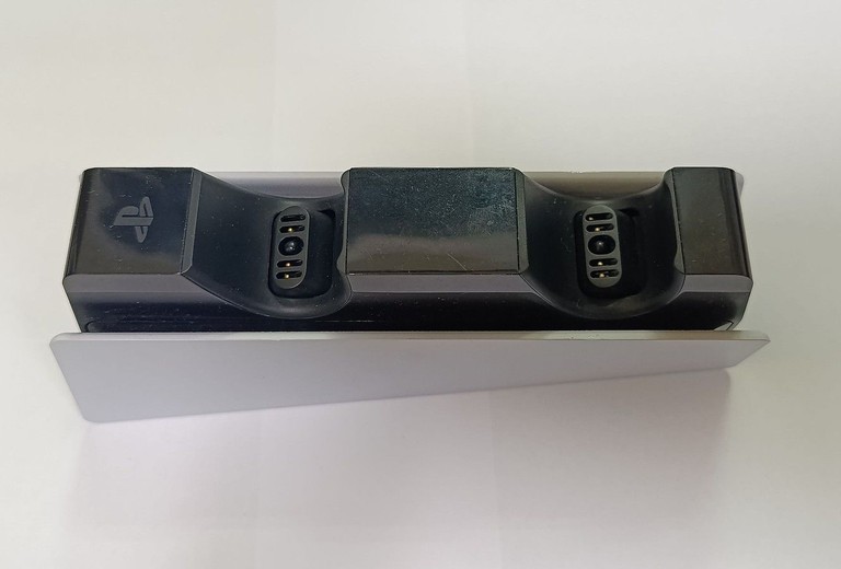 Дешево Sony dualsense charging station cfi-zds1 з ломбарду