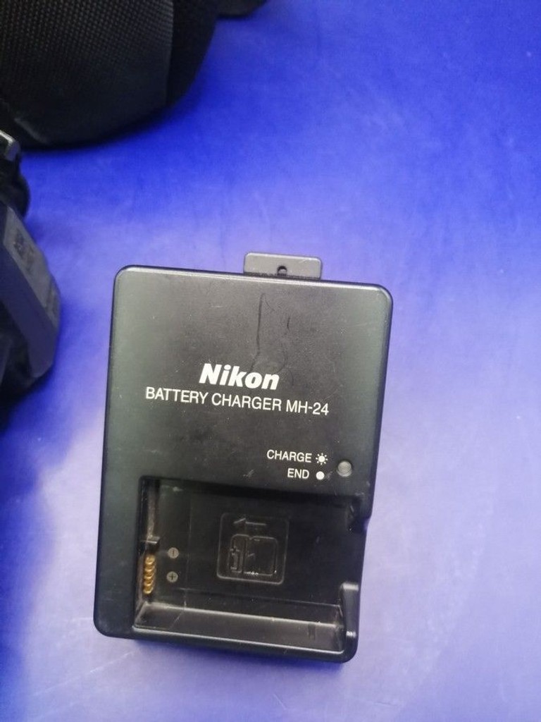 Дешево Nikon d3100 kit / af-s nikkor 18-55mm f:3,5-5,6g vr dx з ломбарду