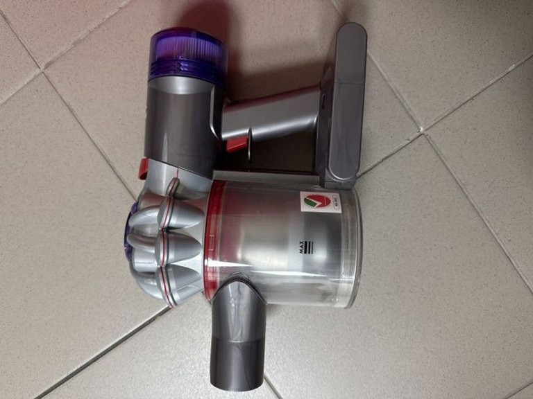 Дешиво Dyson V8 Advanced (492636-01) с ломбарда