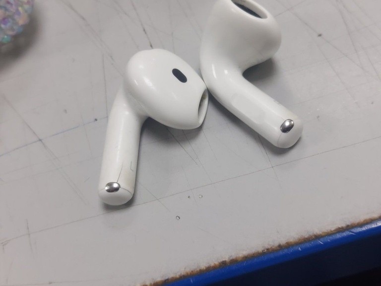Дешиво Apple airpods 4 с ломбарда