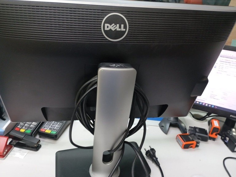 Дешиво Dell u2412m с ломбарда